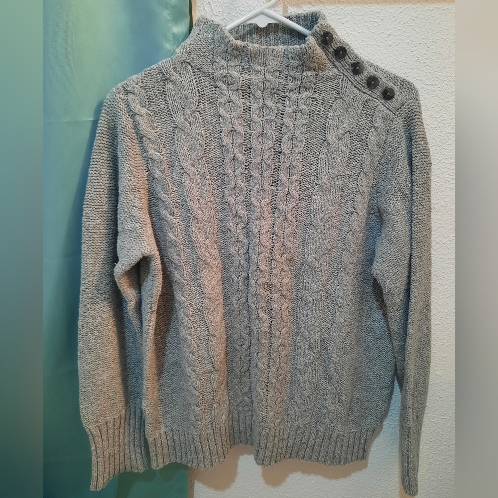 Women's sweater